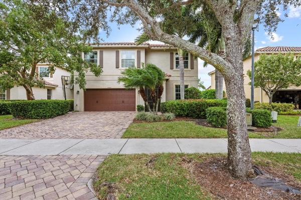 Oakmont Estates, 10603 Ivanhoe Ln, Wellington, Florida 33414, image 1