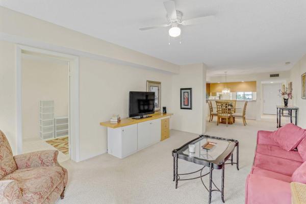 Whitehall Village, 2401 Village Blvd #401, West Palm Beach, Florida 33409, image 2