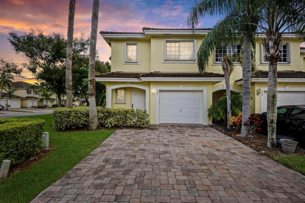 Independence Cove, 984 Imperial Lake Rd, West Palm Beach, Florida 33413, image 1