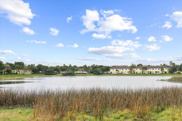 Independence Cove, 984 Imperial Lake Rd, West Palm Beach, Florida 33413, image 1