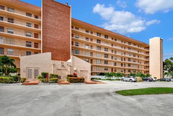 Bonaire Village, 14575 Bonaire 110th Blvd #110, Delray Beach, Florida 33446, image 1