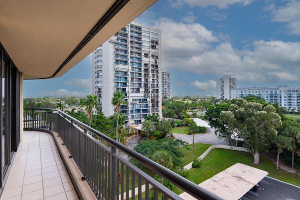 Parliament East, 2427 Presidential Way #704, West Palm Beach, Florida 33401, image 2