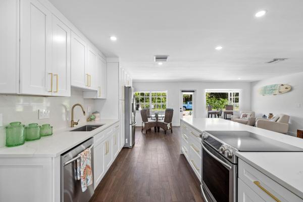 Boca Islands, 526 SW 11th Pl, Boca Raton, Florida 33432, image 3