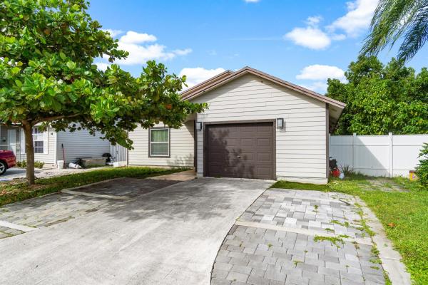 The Lofts At Willowood, 4193 Willowood Ln, Atlantis, Florida 33462, image 1