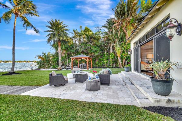 Lantana Cove, 310 S Lake Dr, Lantana, Florida 33462, image 1