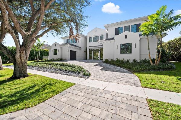 Presidential Estates, 2735 Embassy Dr, West Palm Beach, Florida 33401, image 1