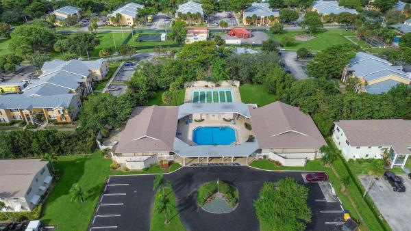 Four Sea Suns, 306 S Circle Dr #103, Boynton Beach, Florida 33435, image 1