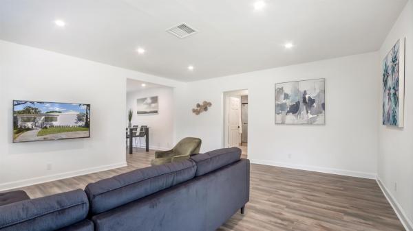 Dell Park, 121 George Bush Blvd, Delray Beach, Florida 33444, image 1