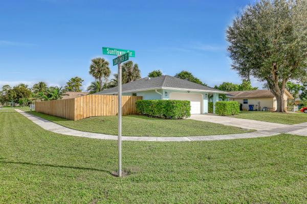 Hawthorn, 110 Sunflower Cir, Royal Palm Beach, Florida 33411, image 1