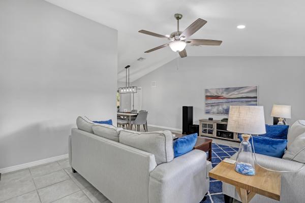 Hawthorn, 110 Sunflower Cir, Royal Palm Beach, Florida 33411, image 2