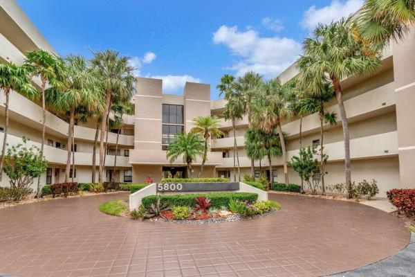 Camino Real Village, 5800 Camino Del Sol #305, Boca Raton, Florida 33433, image 1