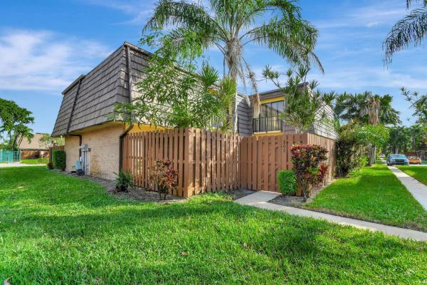 Springdale, 803 Springdale Cir, Palm Springs, Florida 33461, image 1