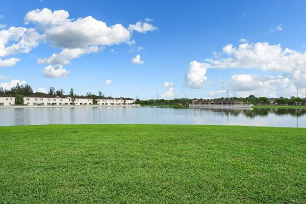 Emerald Lake Townhomes, 4354 Emerald Vis, Lake Worth, Florida 33461, image 1