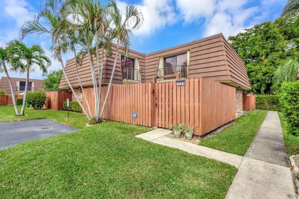 Lago Lucerne, 3889 Louis Dr, Lake Worth Beach, Florida 33461, image 1