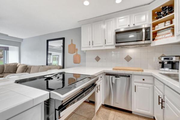 Seagate Country Club At The Hamlet, 620 Greensward Ln, Delray Beach, Florida 33445, image 3