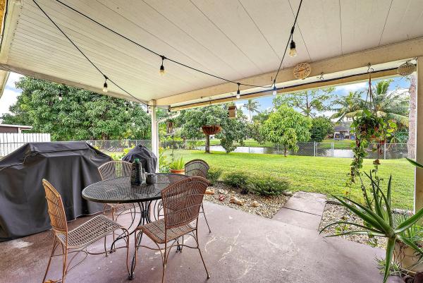 The Willows, 208 Bobwhite Rd, Royal Palm Beach, Florida 33411, image 2