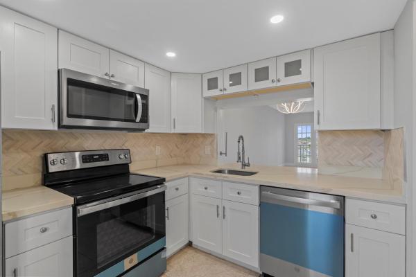 Montecristi Country Club, 1101 Crystal Lake Dr #509, Deerfield Beach, Florida 33064, image 1