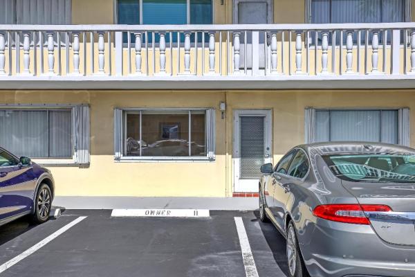 Lake Colony, 101 Doolen Ct #108, North Palm Beach, Florida 33408, image 2