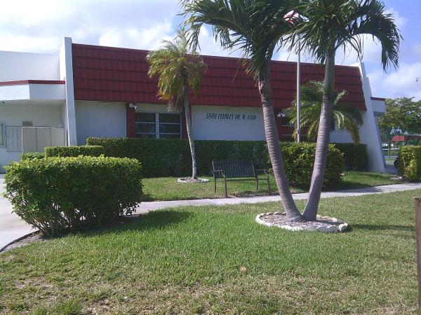Fernley 4 At Cresthaven Townhomes, 5800 Fernley Dr W #21, West Palm Beach, Florida 33415, image 1