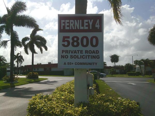 Fernley 4 At Cresthaven Townhomes, 5800 Fernley Dr W #21, West Palm Beach, Florida 33415, image 2