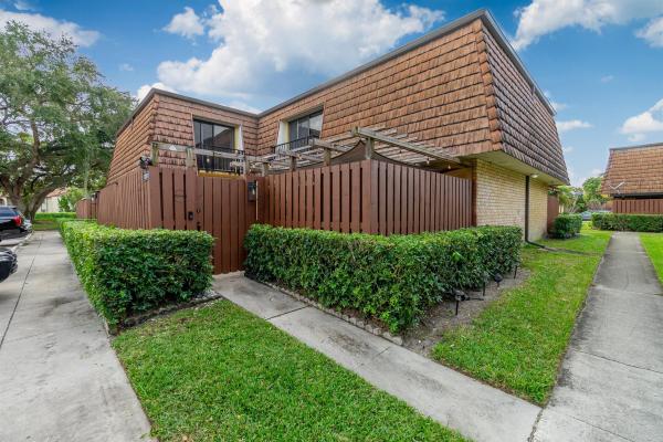 Sherwood Lakes, 1201 12th Ln, Greenacres, Florida 33463, image 1