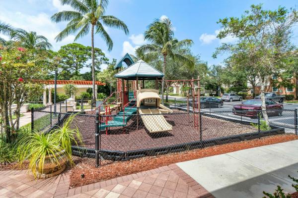 Fiore At The Gardens, 4104 Myrtlewood Cir E, Palm Beach Gardens, Florida 33418, image 3