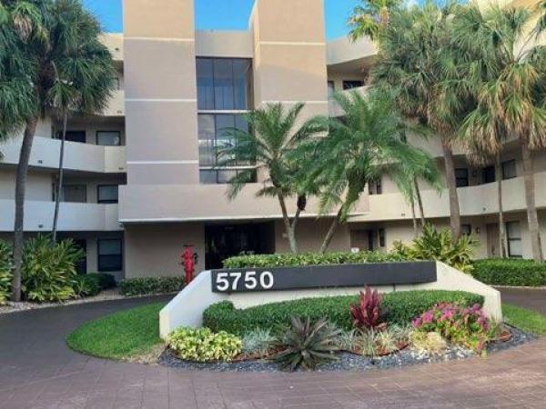 Camino Real Village, 5750 Camino Del Sol #102, Boca Raton, Florida 33433, image 1