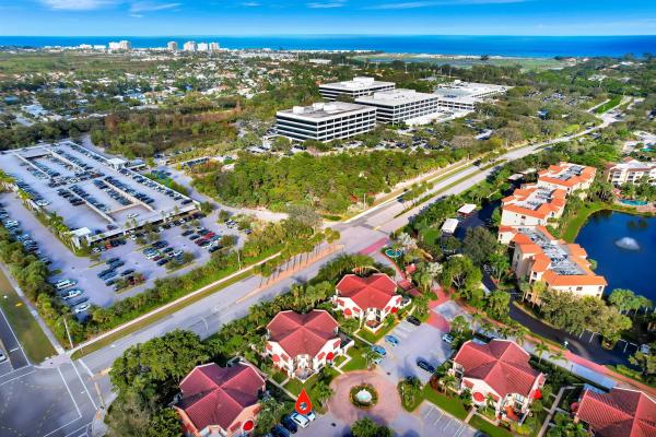 Uno Lago, 5 Uno Lago Dr, Juno Beach, Florida 33408, image 1