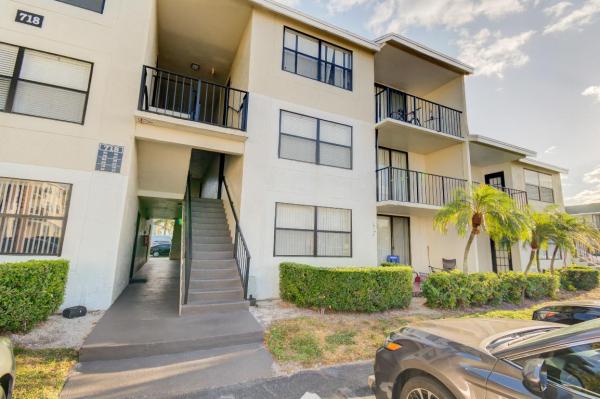 Bella Lago Vista At Clear Lake Club, 718 Executive Center Dr #27, West Palm Beach, Florida 33401, image 3