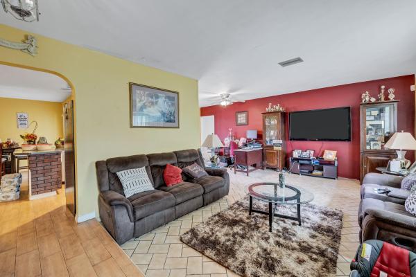 Oriole Estates, 3940 NW 34th Ter, Lauderdale Lakes, Florida 33309, image 2