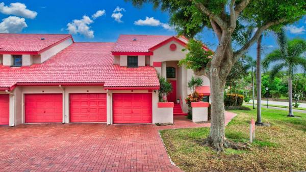 The Lexington Club Villas, 7677 Lexington Club Blvd #D, Delray Beach, Florida 33446, image 1