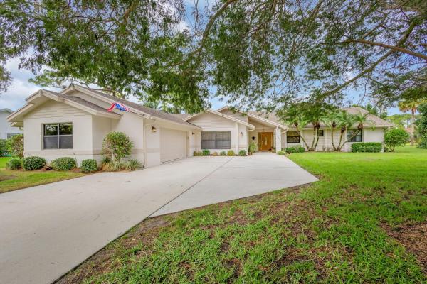 Pinewood Grove Of Wellington, 13218 La Mirada Cir, Wellington, Florida 33414, image 1
