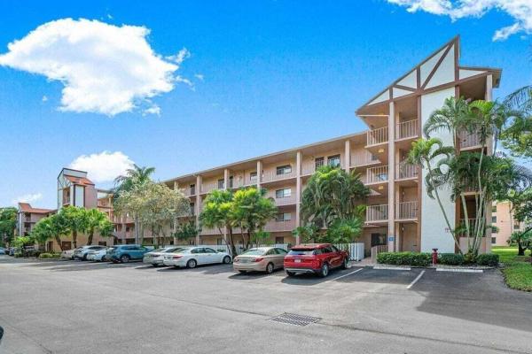 Huntington Lakes 4, 7340 Amberly Ln #208, Delray Beach, Florida 33446, image 1