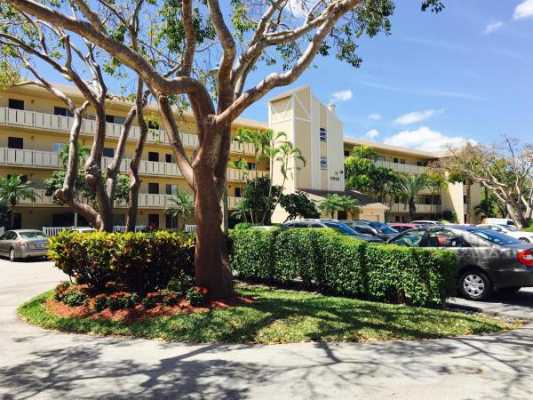 Huntington Lakes 2, 6936 Huntington Ln #405, Delray Beach, Florida 33446, image 1