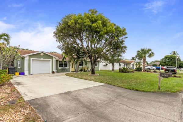 Floral Park, 6581 Massachusetts Dr, Lake Worth Beach, Florida 33462, image 1