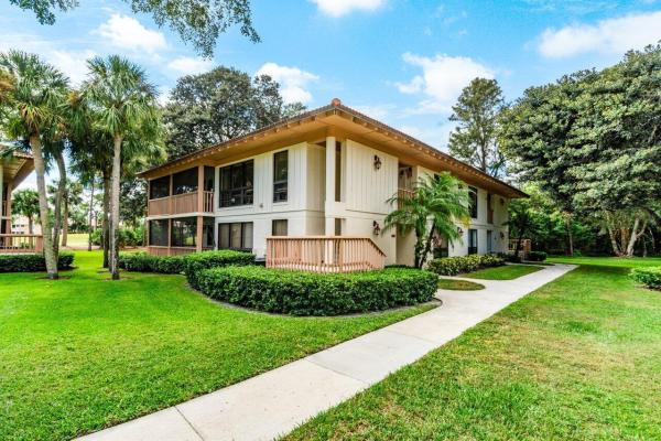 Golf Villas, 138 Brackenwood Rd, Palm Beach Gardens, Florida 33418, image 1