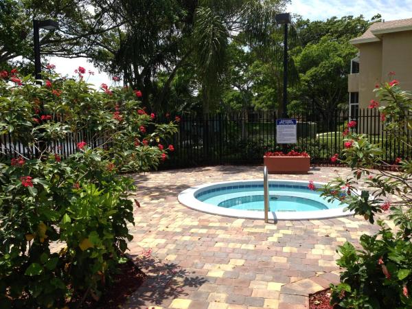 Water's Edge At Deerfield, 661 Cypress Lake Blvd #L20, Deerfield Beach, Florida 33064, image 2