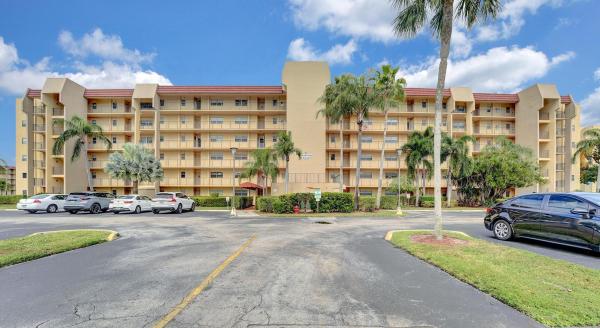 Jamison At Poinciana Place, 3836 Via Poinciana #608, Lake Worth Beach, Florida 33467, image 1