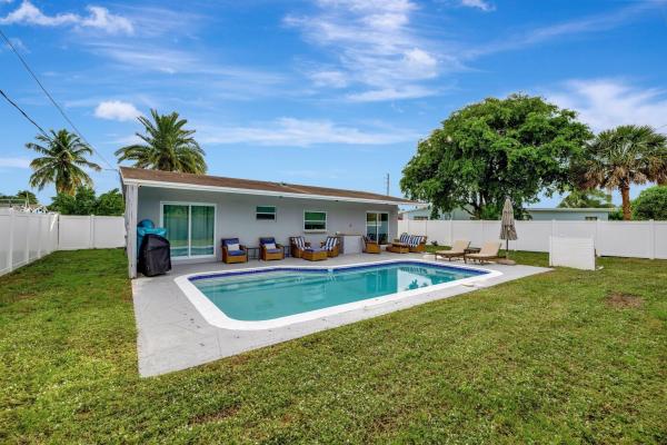 Kendall Green, 231 NW 21st St, Pompano Beach, Florida 33060, image 1