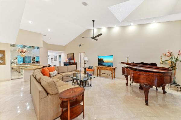 Versailles Court At The Fountains Country Club, 4665 Fountains Dr S, Lake Worth, Florida 33467, image 1