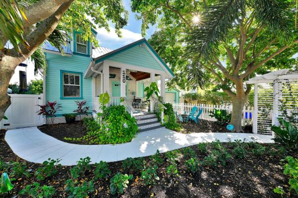Lake Worth Town, 110 S Palmway, Lake Worth Beach, Florida 33460, image 1