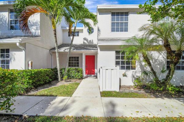 Casa Sul Lago, 12574 Westhampton Cir #G, Wellington, Florida 33414, image 2