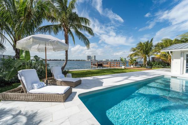 Yacht Harbor Manor, 1101 Singer Dr, Riviera Beach, Florida 33404, image 1