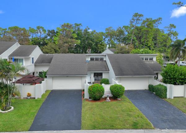Hidden Landing, 12813 Spinnaker Ln, Wellington, Florida 33414, image 1