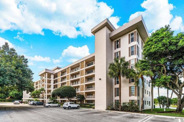 Palm-Aire Country Club 1, 2801 N Palm Aire Dr #301, Pompano Beach, Florida 33069, image 1