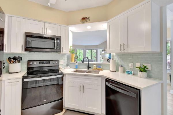 Casablanca Isles, 815 W Boynton Beach Blvd #11-208, Boynton Beach, Florida 33426, image 1