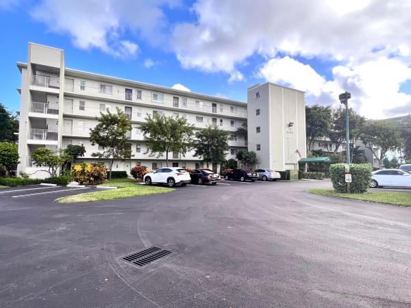Water Chase At Cypress Bend, 2228 N Cypress Bend Dr #508, Pompano Beach, Florida 33069, image 3