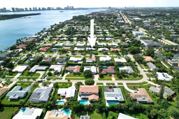 Yacht Club, 124 Anchorage Dr, North Palm Beach, Florida 33408, image 1