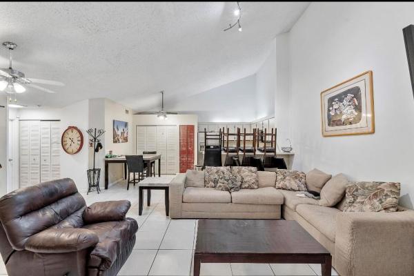 Westchester Townhouses, 4337 Woodstock Dr #D, West Palm Beach, Florida 33409, image 1