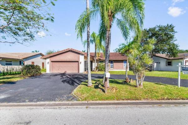 Isles Of Tamarac, 10515 NW 70th St, Tamarac, Florida 33321, image 1